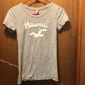 Hollister tee